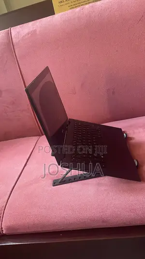 Laptop Dell Latitude 3390 2-in-1 16GB Intel Core i5 SSD 256GB