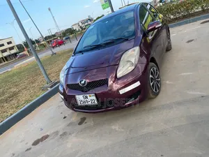Toyota Vitz 2010 Black