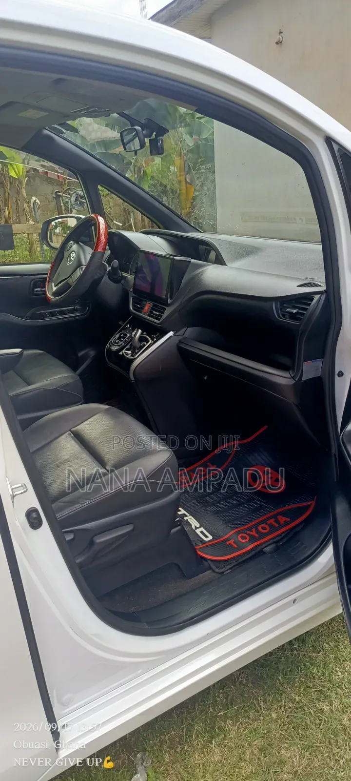 Toyota Esquire 2015 White