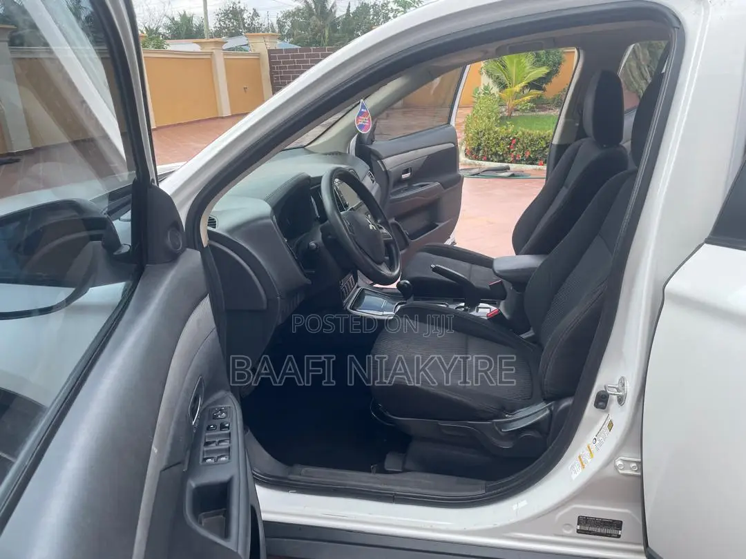 Mitsubishi Outlander 2018 White