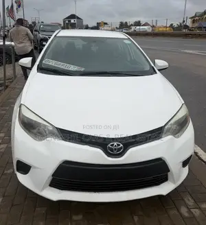 Toyota Corolla 2015 White