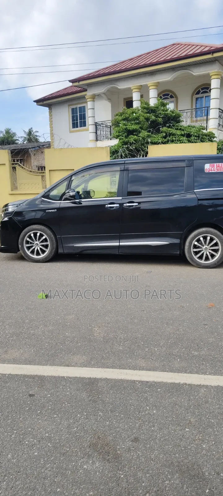 Toyota Voxy Hybrid V 2WD 7-Seater 2014 Black