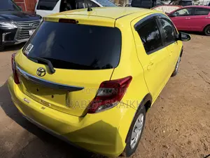Toyota Vitz 1.3 FWD 5dr 2015 Yellow