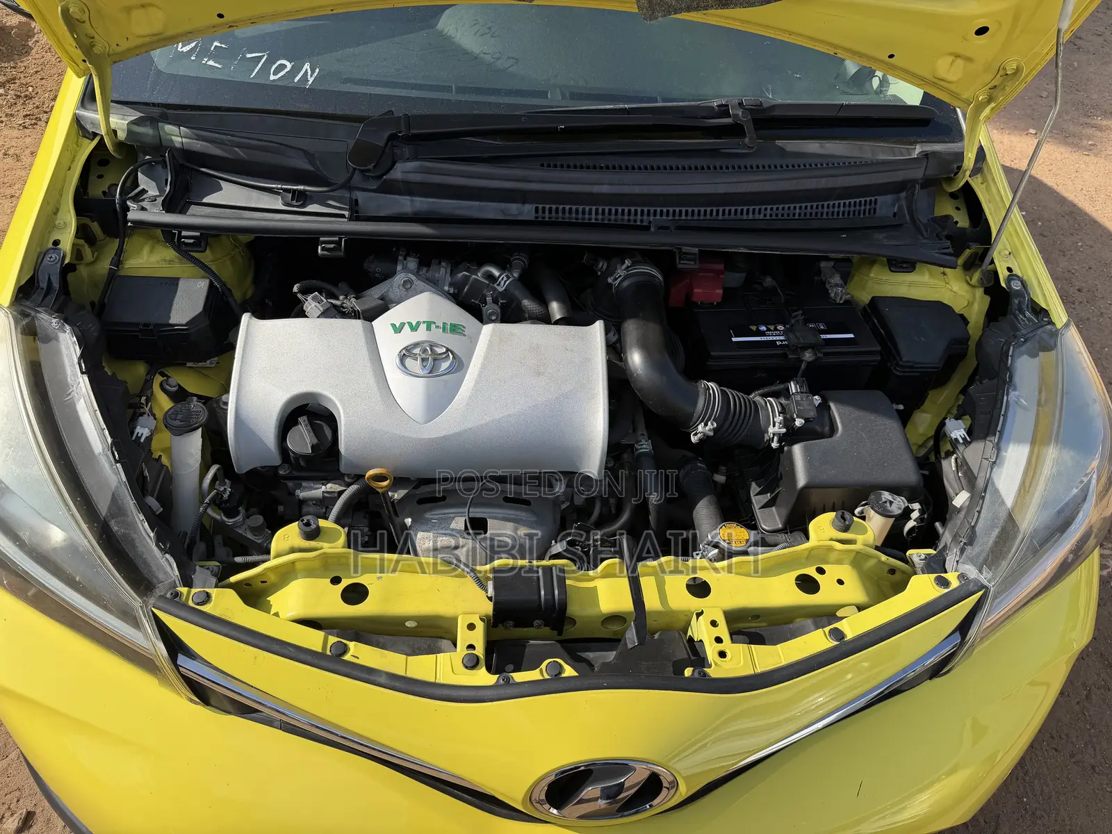Toyota Vitz 1.3 FWD 5dr 2015 Yellow