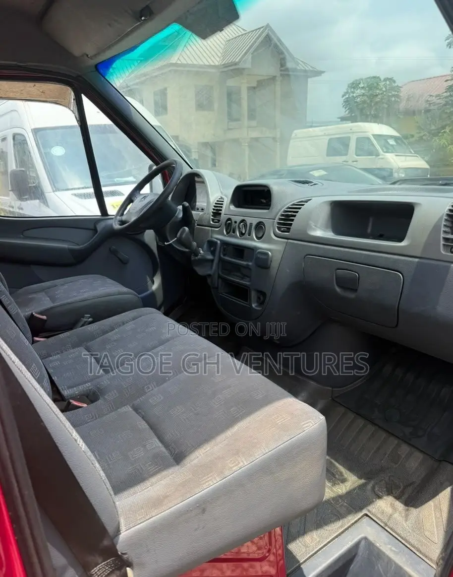 Mercedes-Benz Sprinter 2005 Red