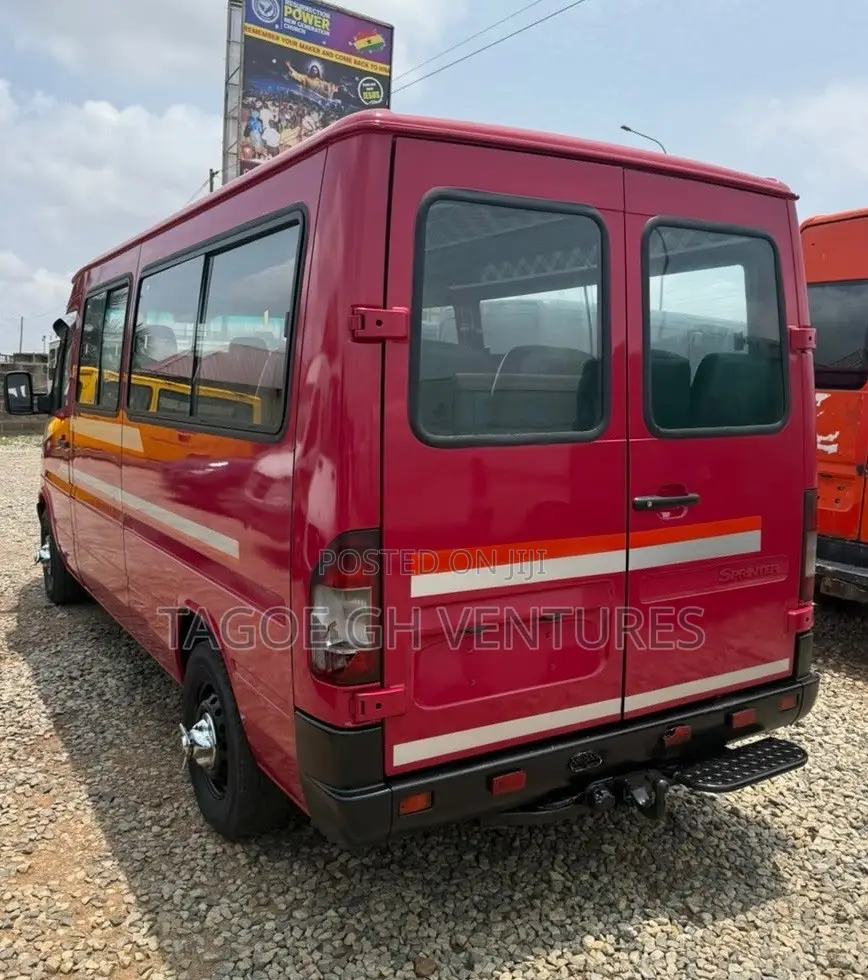 Mercedes-Benz Sprinter 2005 Red