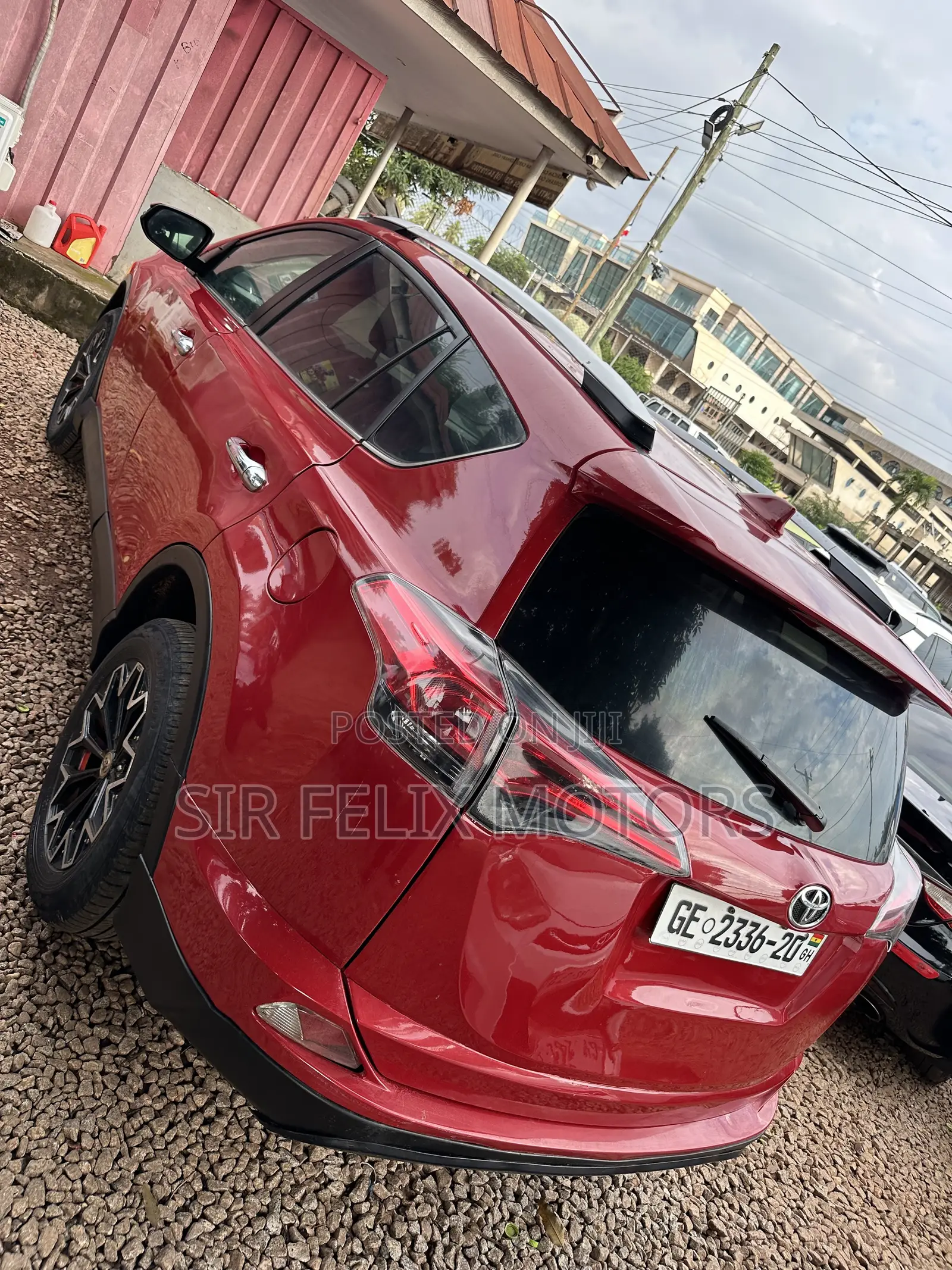 Toyota RAV4 LE 4dr SUV AWD (2.5L 4cyl 6A) 2018 Red