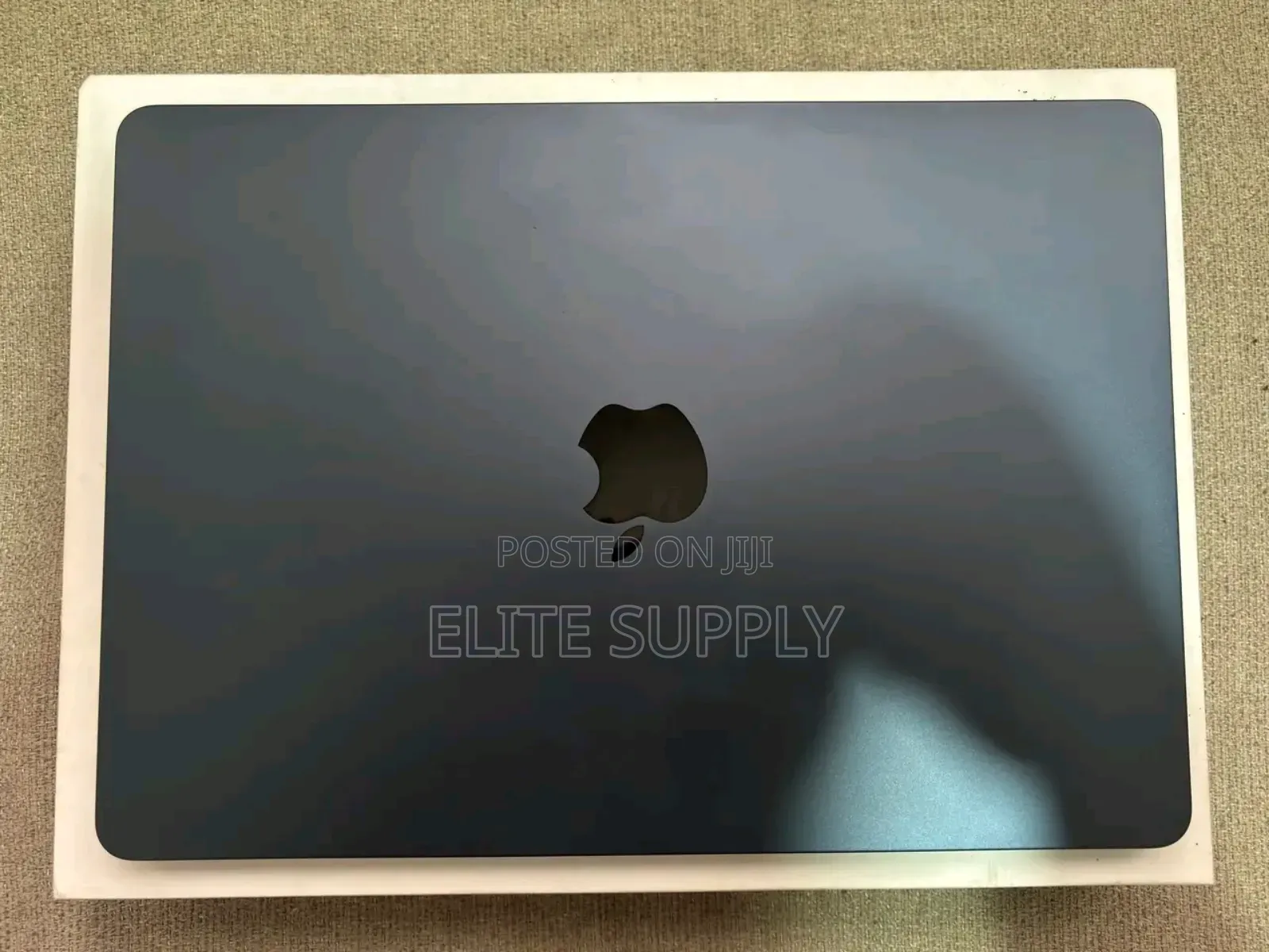 New Laptop Apple MacBook Air 2024 M3 16GB Apple M3 SSD 512GB