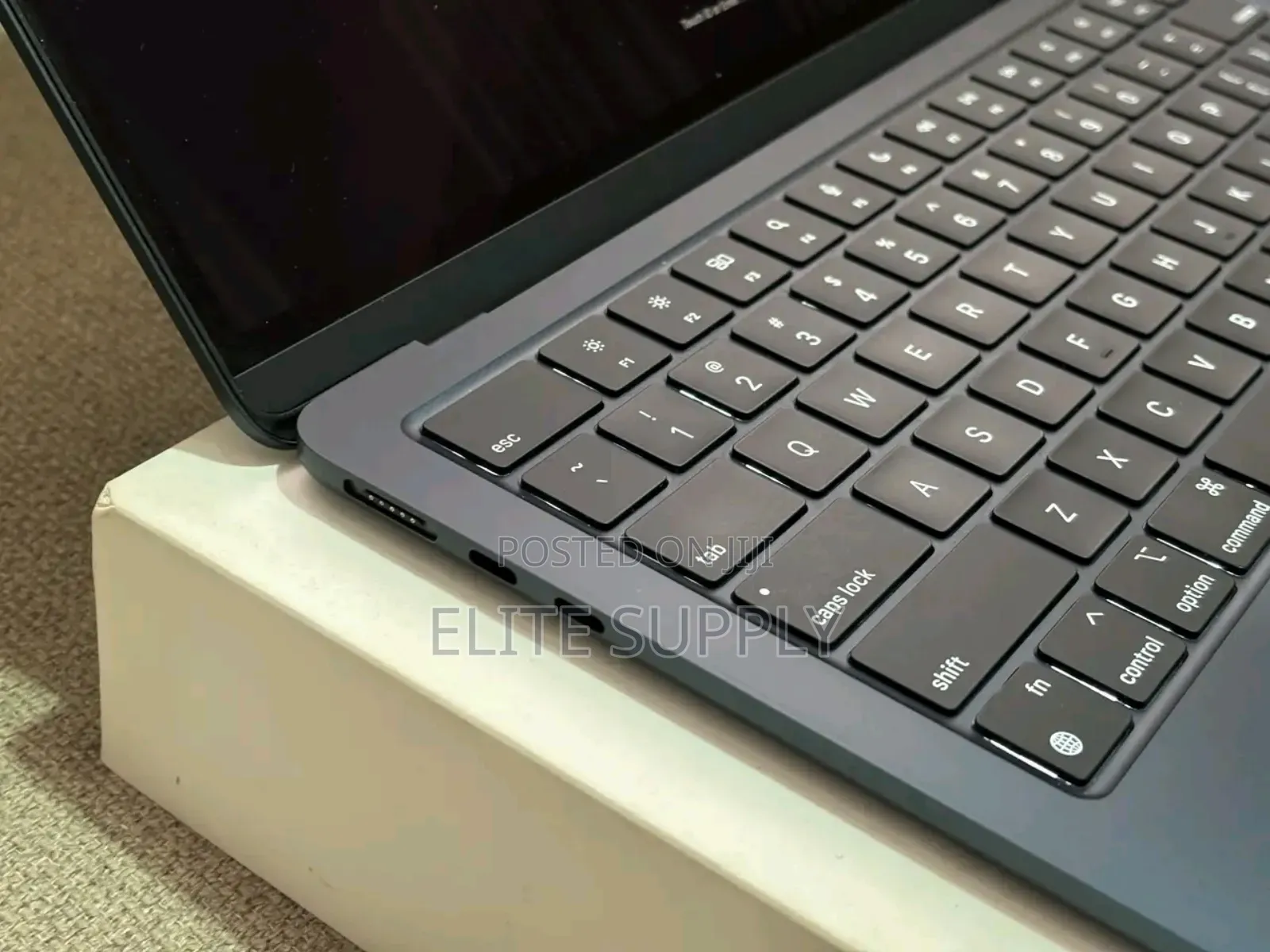 New Laptop Apple MacBook Air 2024 M3 16GB Apple M3 SSD 512GB
