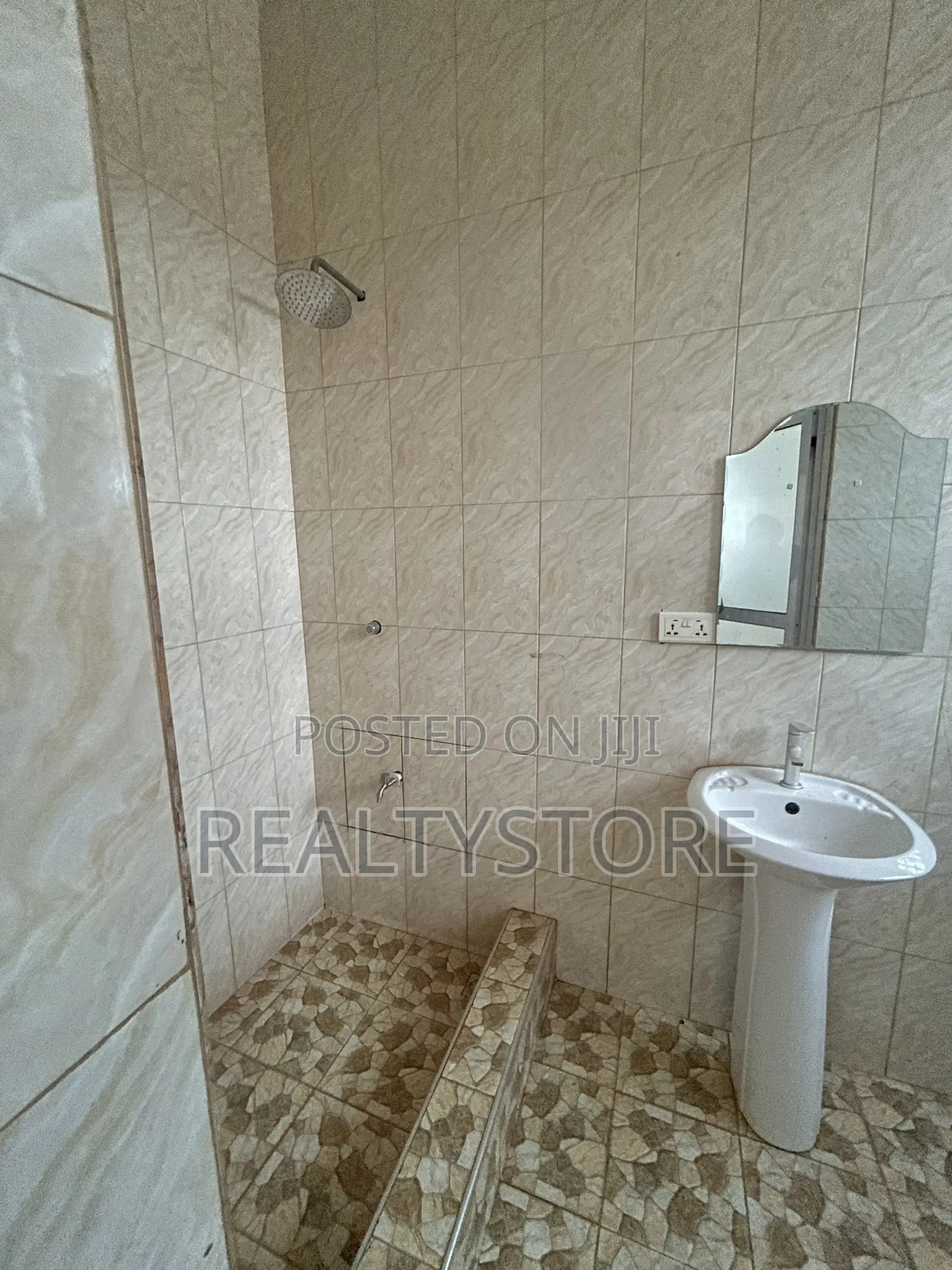 3bdrm Apartment in Cozy Home, Accra Metropolitan for rent