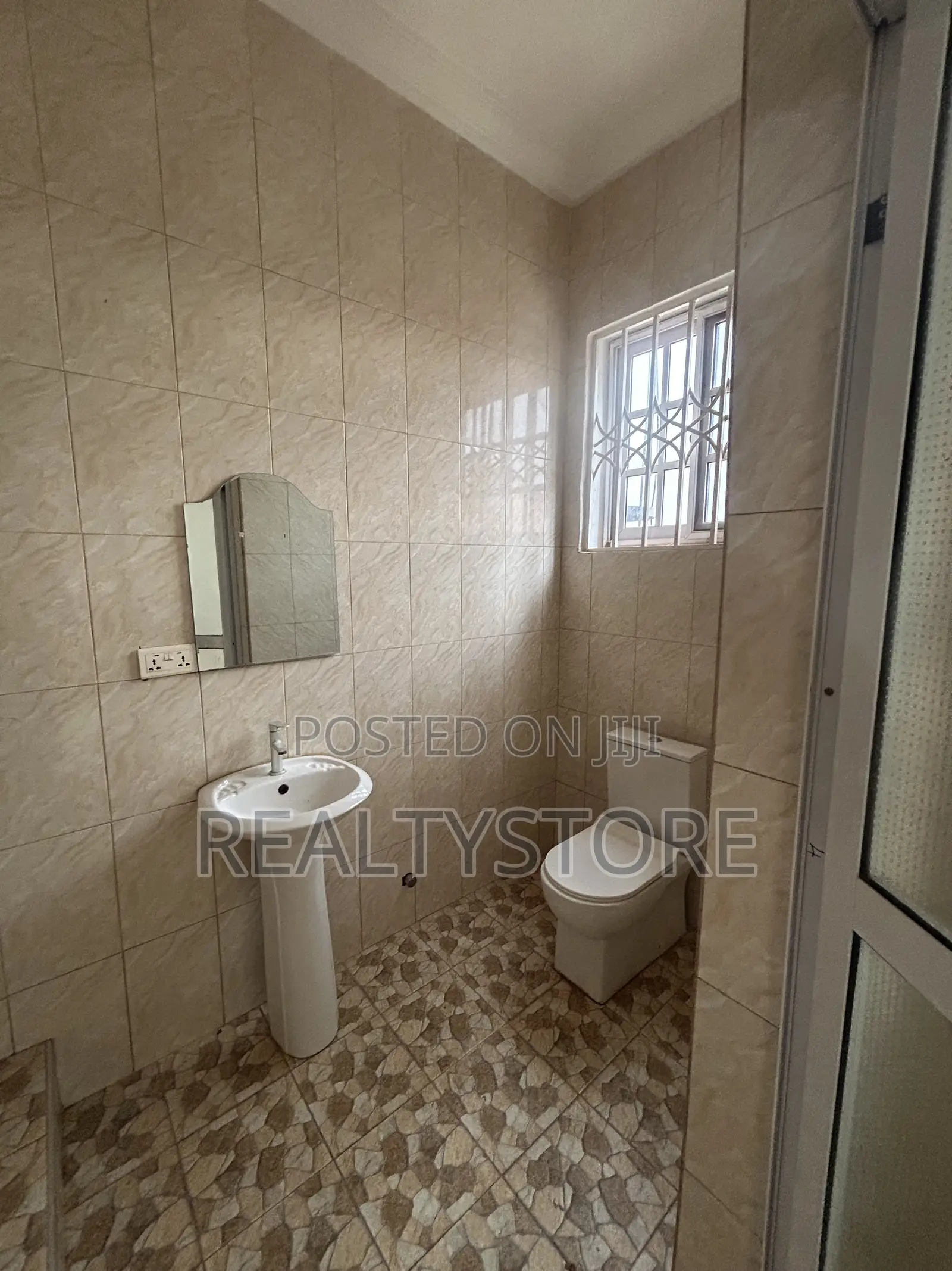 3bdrm Apartment in Cozy Home, Accra Metropolitan for rent