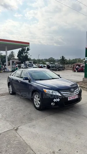 Toyota Camry Base 4dr Sedan (2.5L 4cyl 6M) 2010 Blue