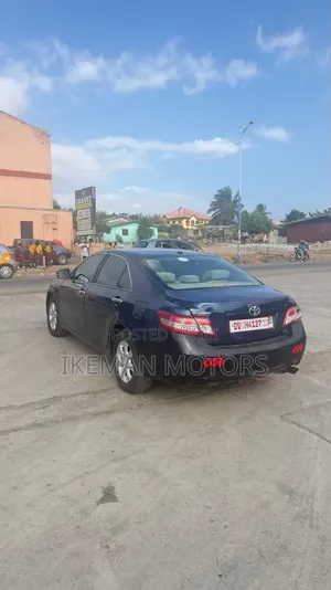Toyota Camry Base 4dr Sedan (2.5L 4cyl 6M) 2010 Blue