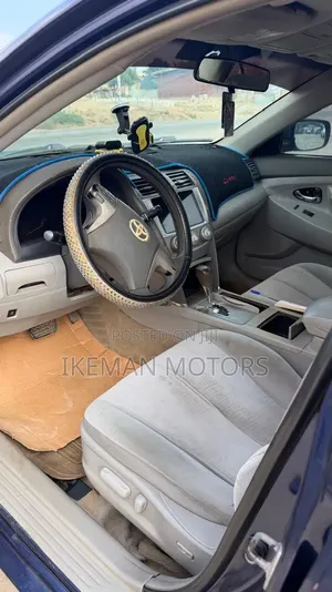 Toyota Camry Base 4dr Sedan (2.5L 4cyl 6M) 2010 Blue