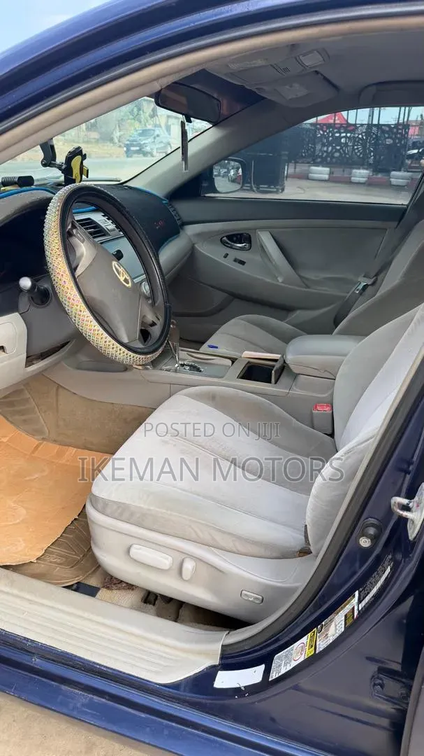 Toyota Camry Base 4dr Sedan (2.5L 4cyl 6M) 2010 Blue