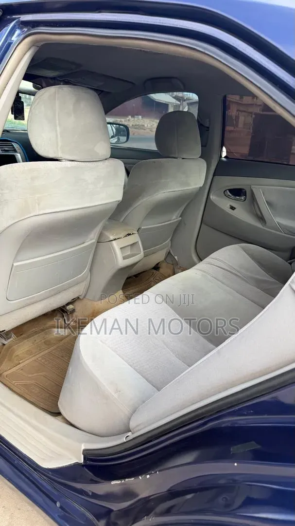 Toyota Camry Base 4dr Sedan (2.5L 4cyl 6M) 2010 Blue