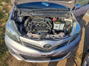 Toyota Vitz 2015 Gray