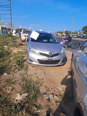 Toyota Vitz 2015 Gray