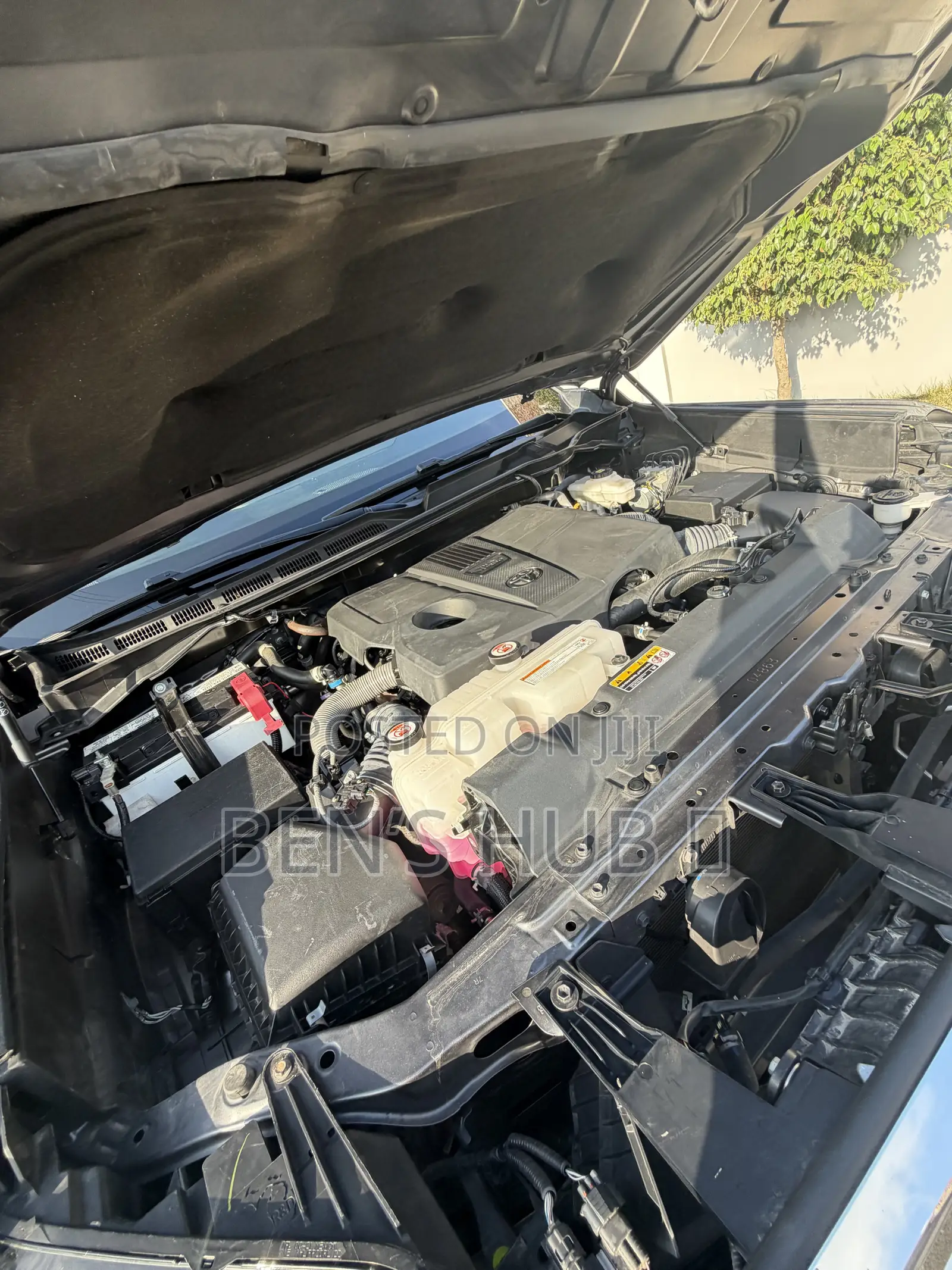 Toyota Tundra 1794 Edition CrewMax 5.5' Bed 2024 Gray