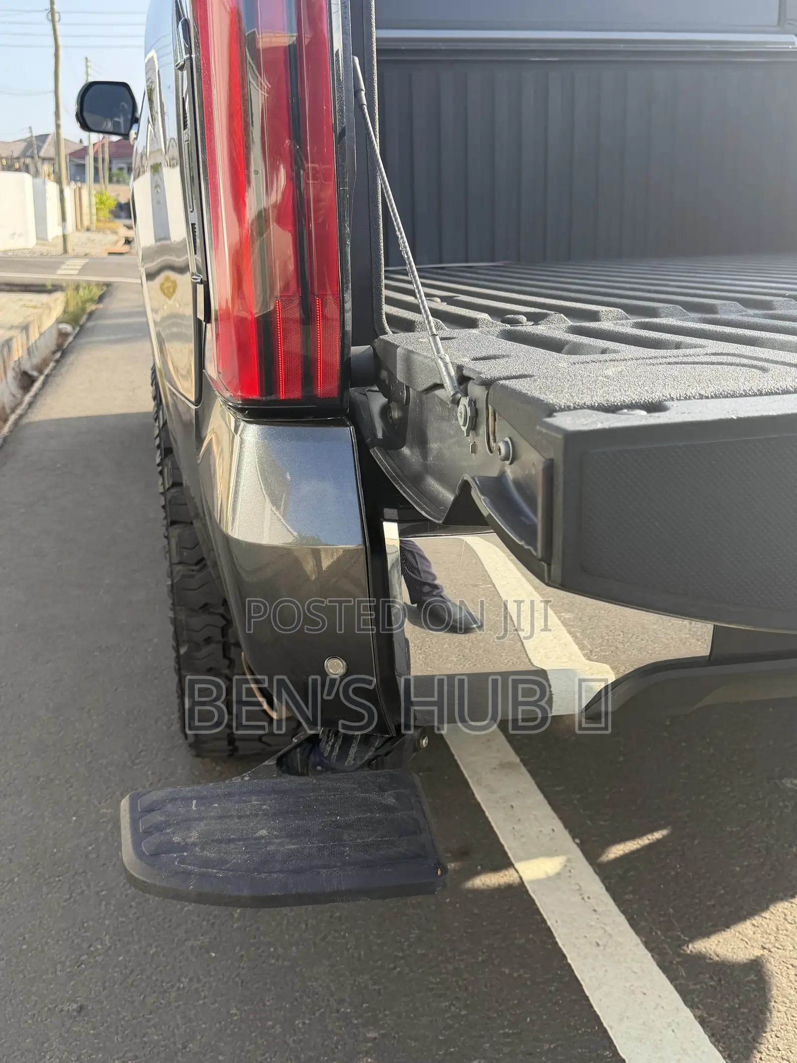 Toyota Tundra 1794 Edition CrewMax 5.5' Bed 2024 Gray