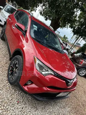 Toyota RAV4 LE 4dr SUV AWD (2.5L 4cyl 6A) 2018 Red