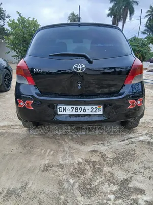 Toyota Vitz 2010 Black