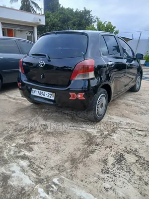Toyota Vitz 2010 Black