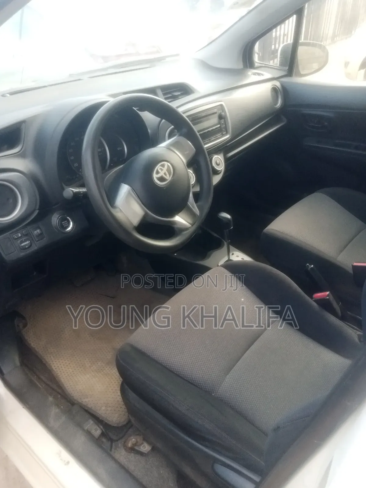 Toyota Vitz 2012 White
