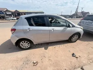Toyota Vitz 1.3 AWD 5dr 2013 Silver