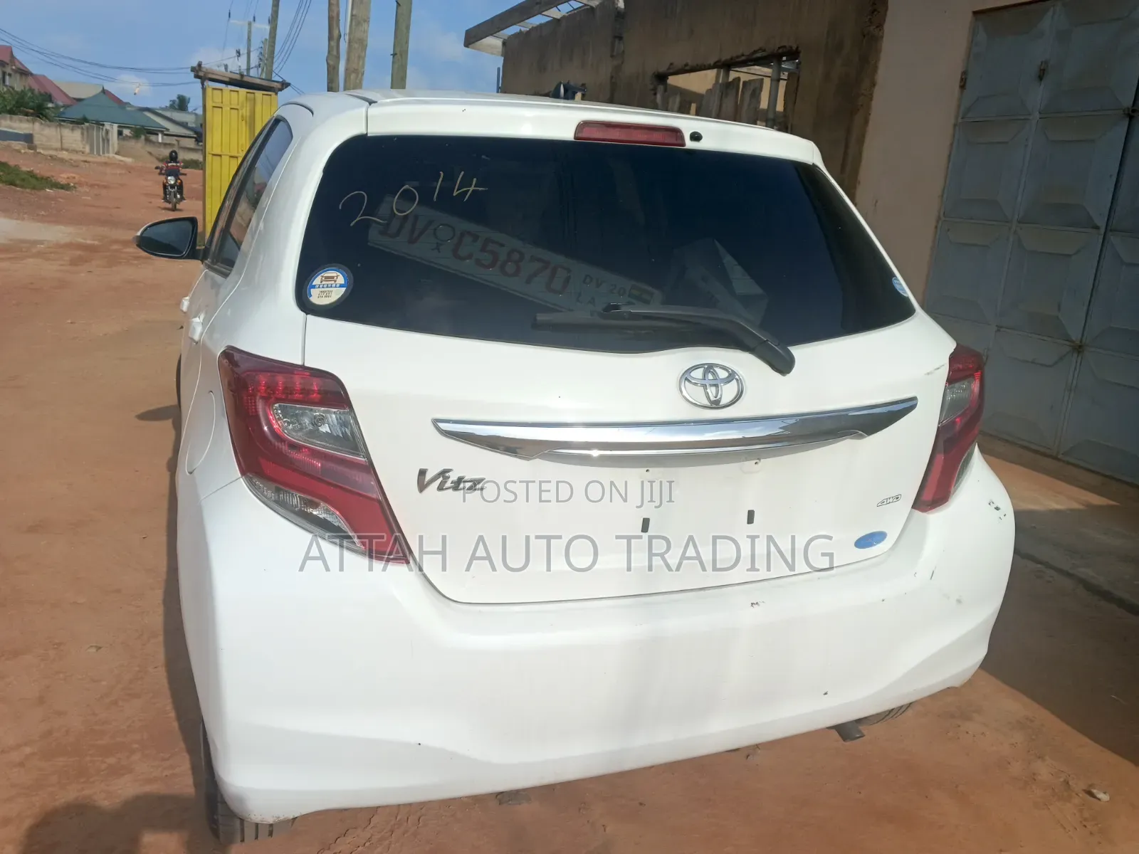 Toyota Vitz 2014 White