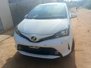 Toyota Vitz 2014 White