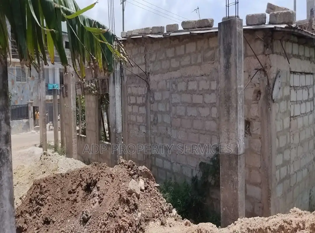 2bdrm House in Tse Addo, Accra Metropolitan for sale