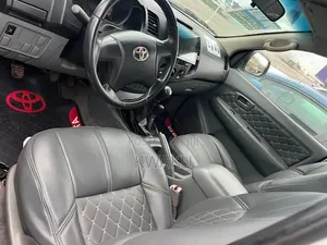 Toyota Hilux 2012 White