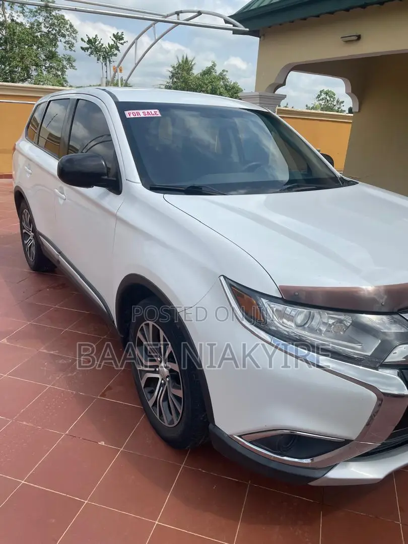 Mitsubishi Outlander 2018 White