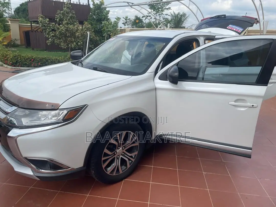 Mitsubishi Outlander 2018 White