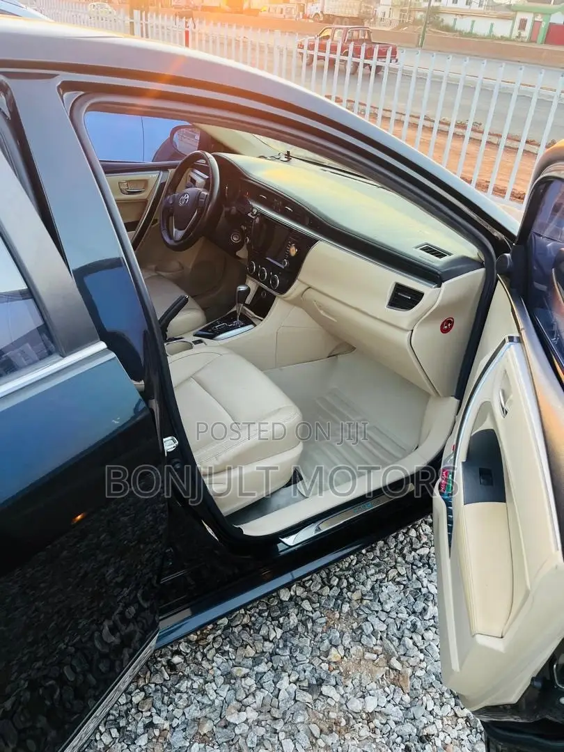 Toyota Corolla 2015 Black