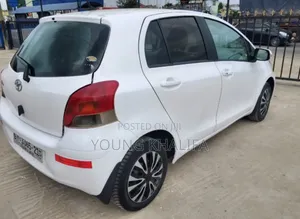 Toyota Vitz 2010 White