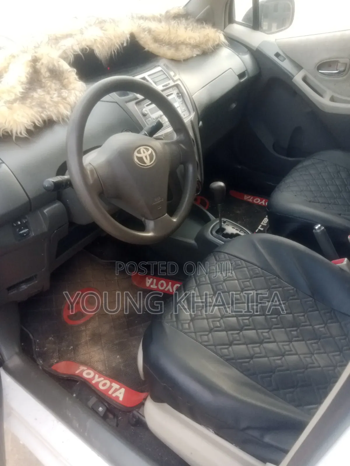 Toyota Vitz 2010 White