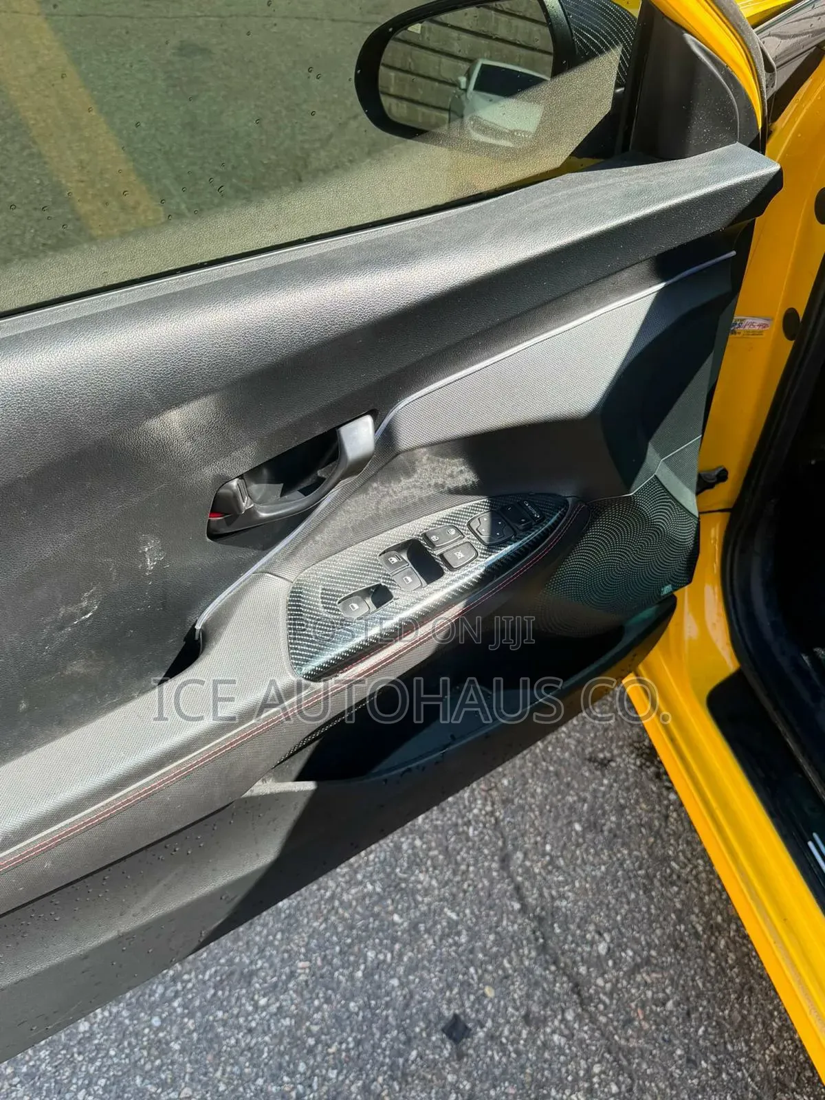 Hyundai Veloster 2018 Yellow