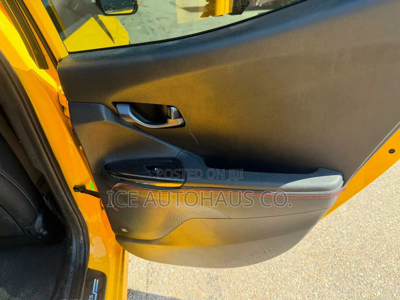 Hyundai Veloster 2018 Yellow