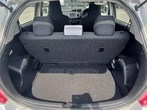 Toyota Vitz 2014 Silver