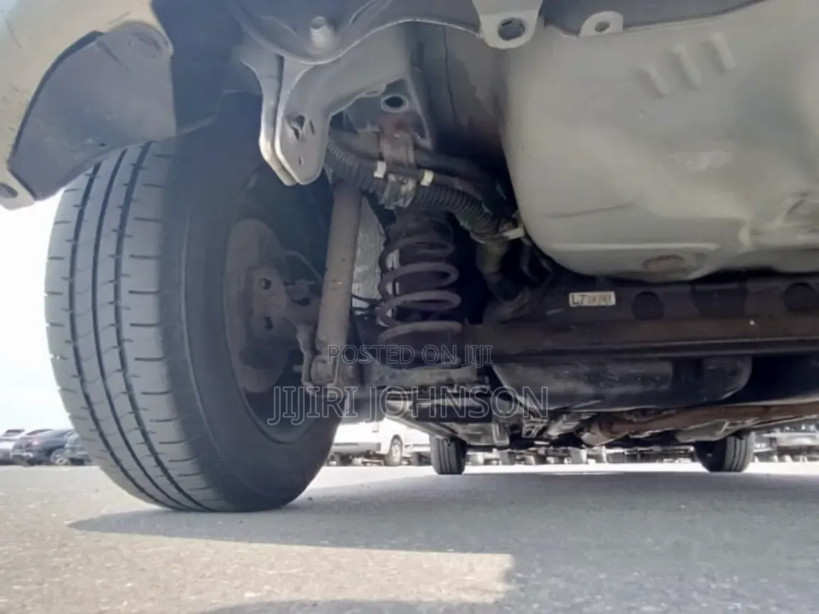 Toyota Vitz 2014 Silver