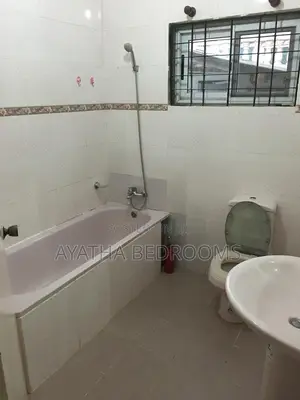 3bdrm House in Modern Properties, Sakumono for rent