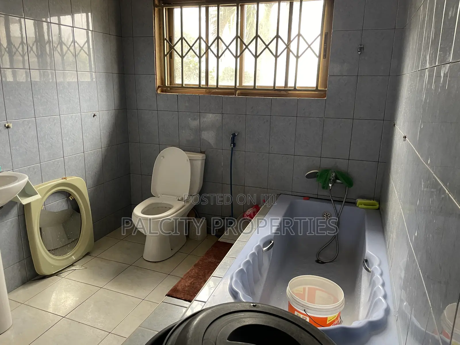 5bdrm House in Atonsu Palcity, Kumasi Metropolitan for rent