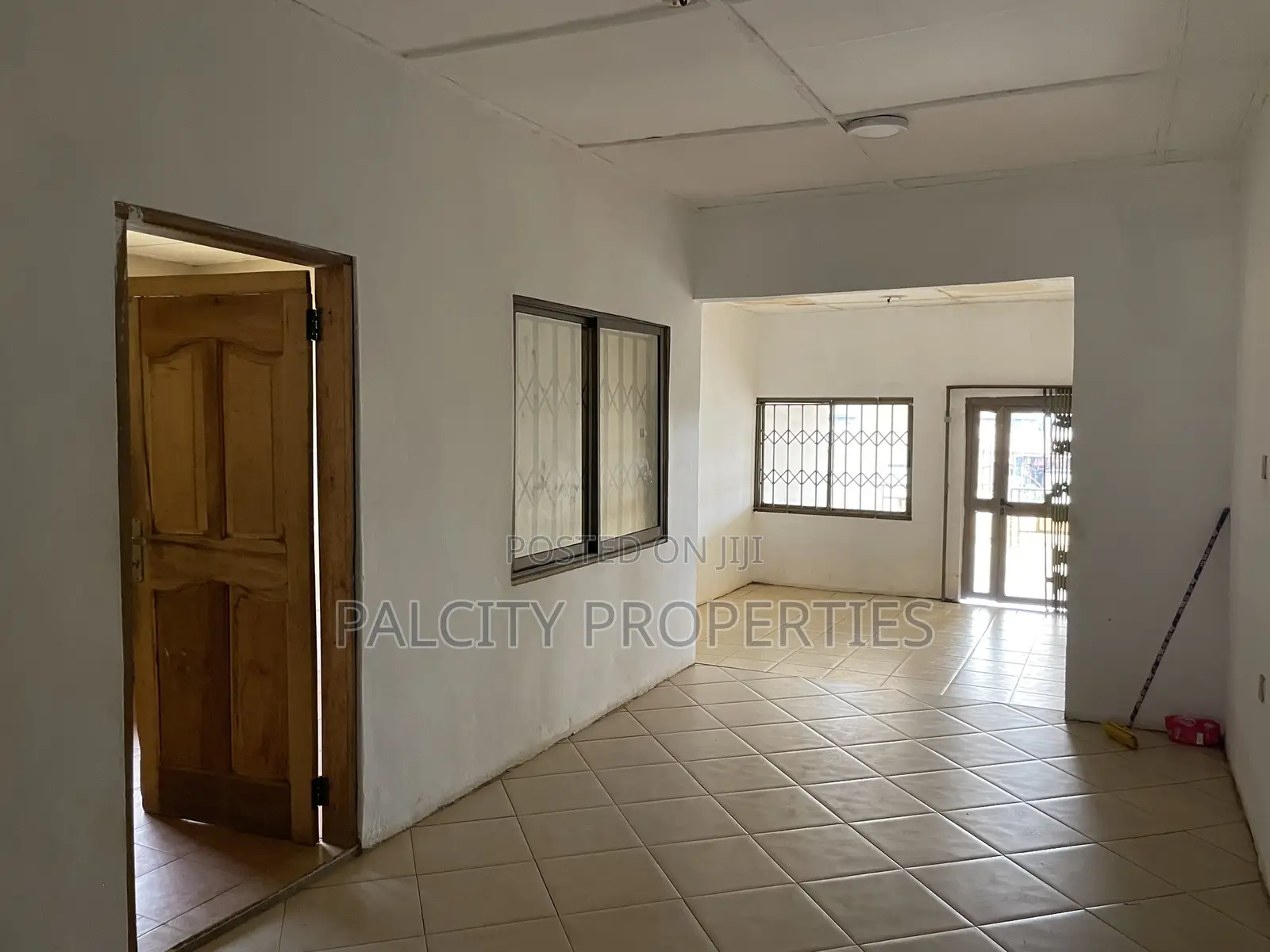 5bdrm House in Atonsu Palcity, Kumasi Metropolitan for rent