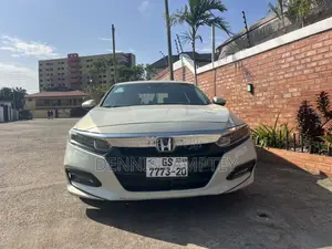 Honda Accord 2018 Off white