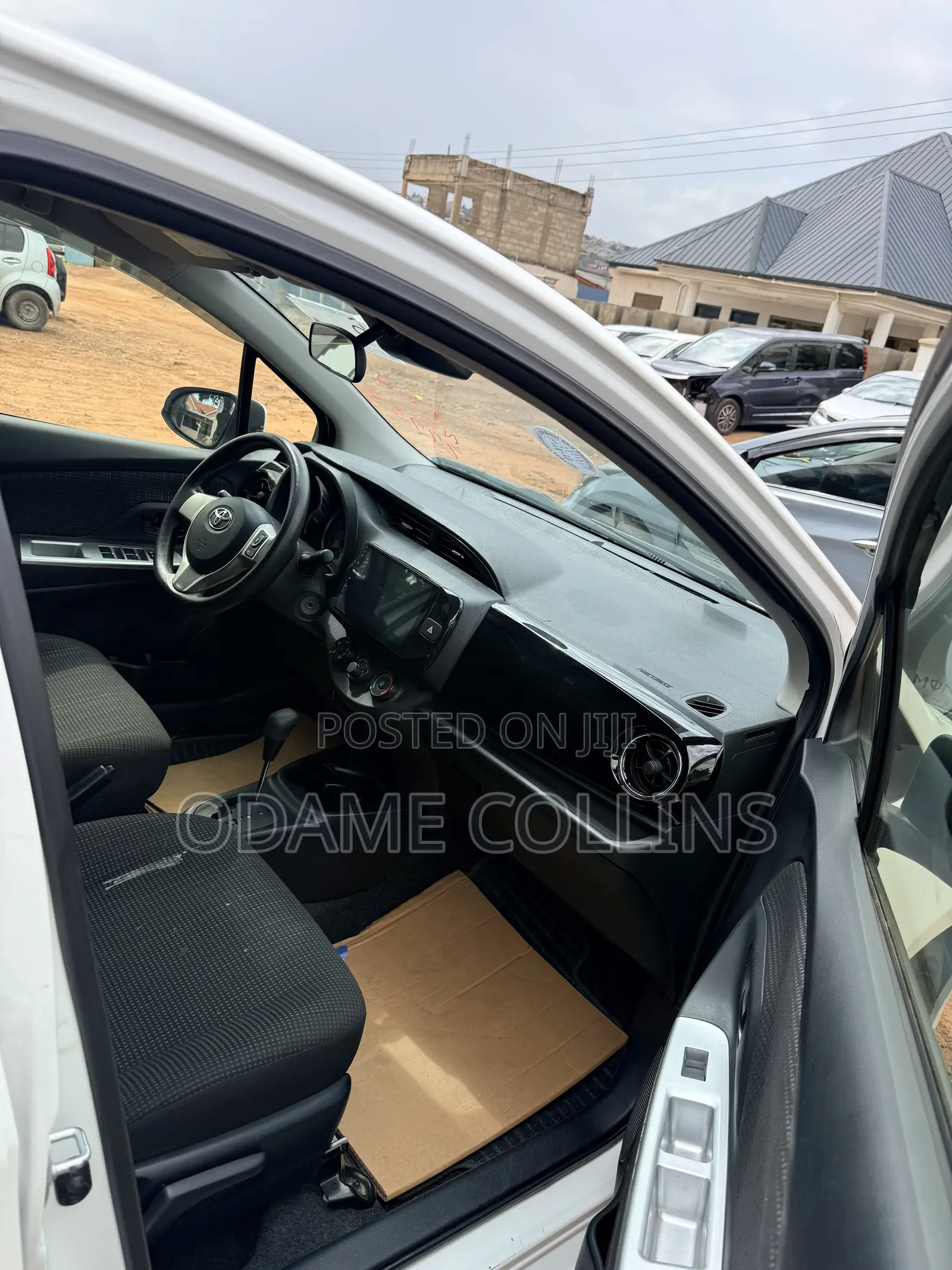 Toyota Vitz 1.3 FWD 5dr 2016 White