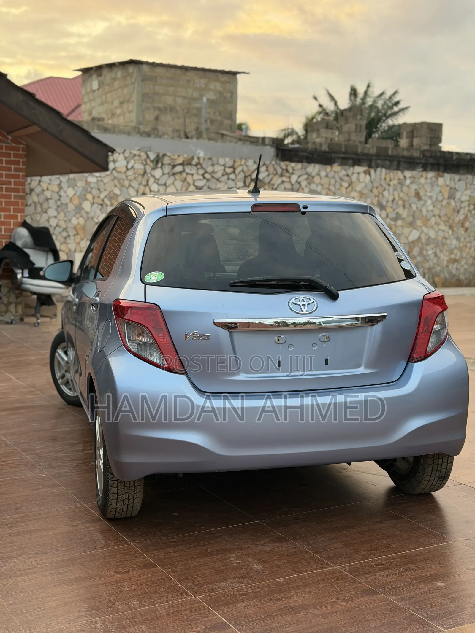 Toyota Vitz 1.3 FWD 5dr 2012 Blue