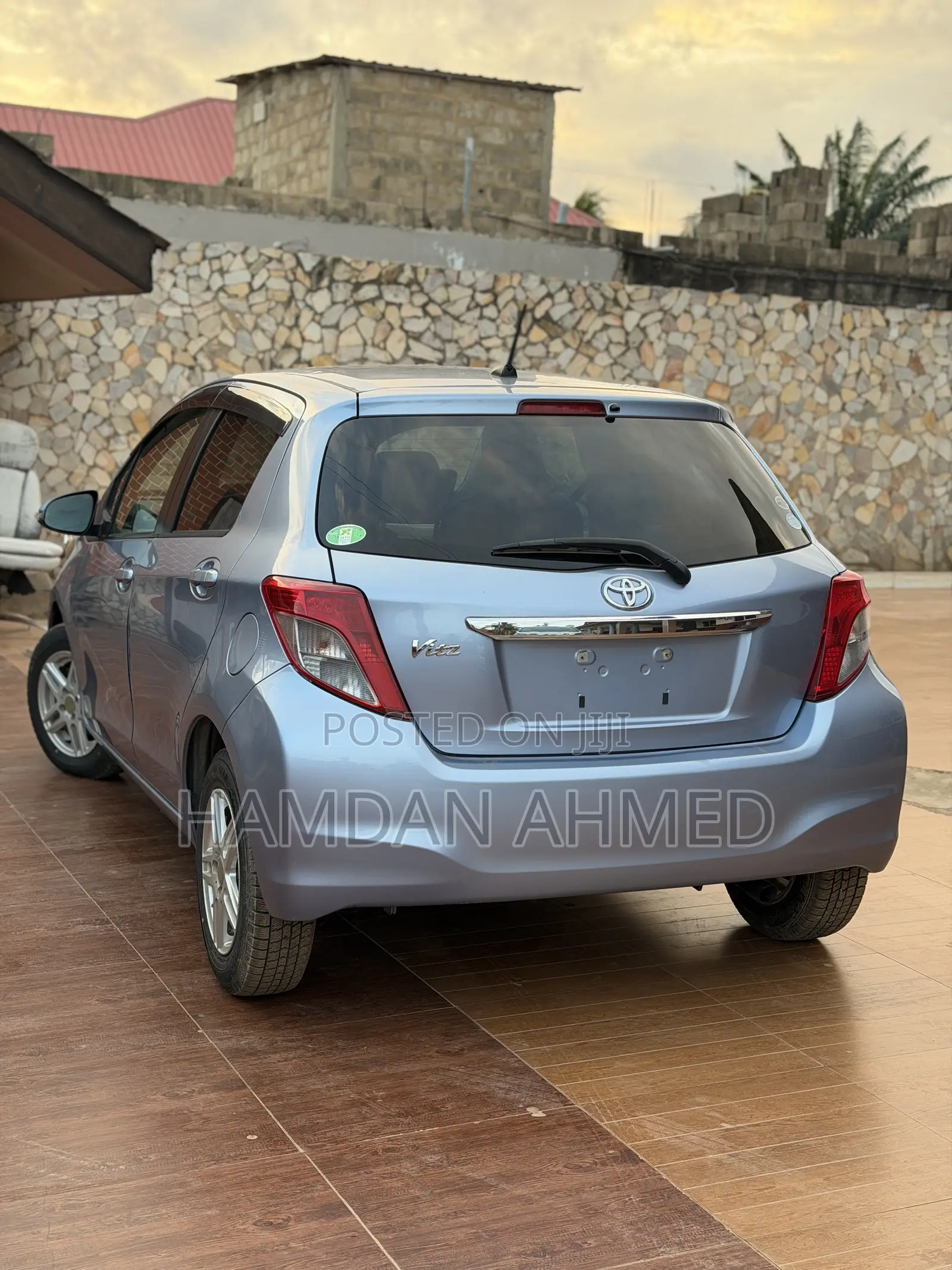 Toyota Vitz 1.3 FWD 5dr 2012 Blue