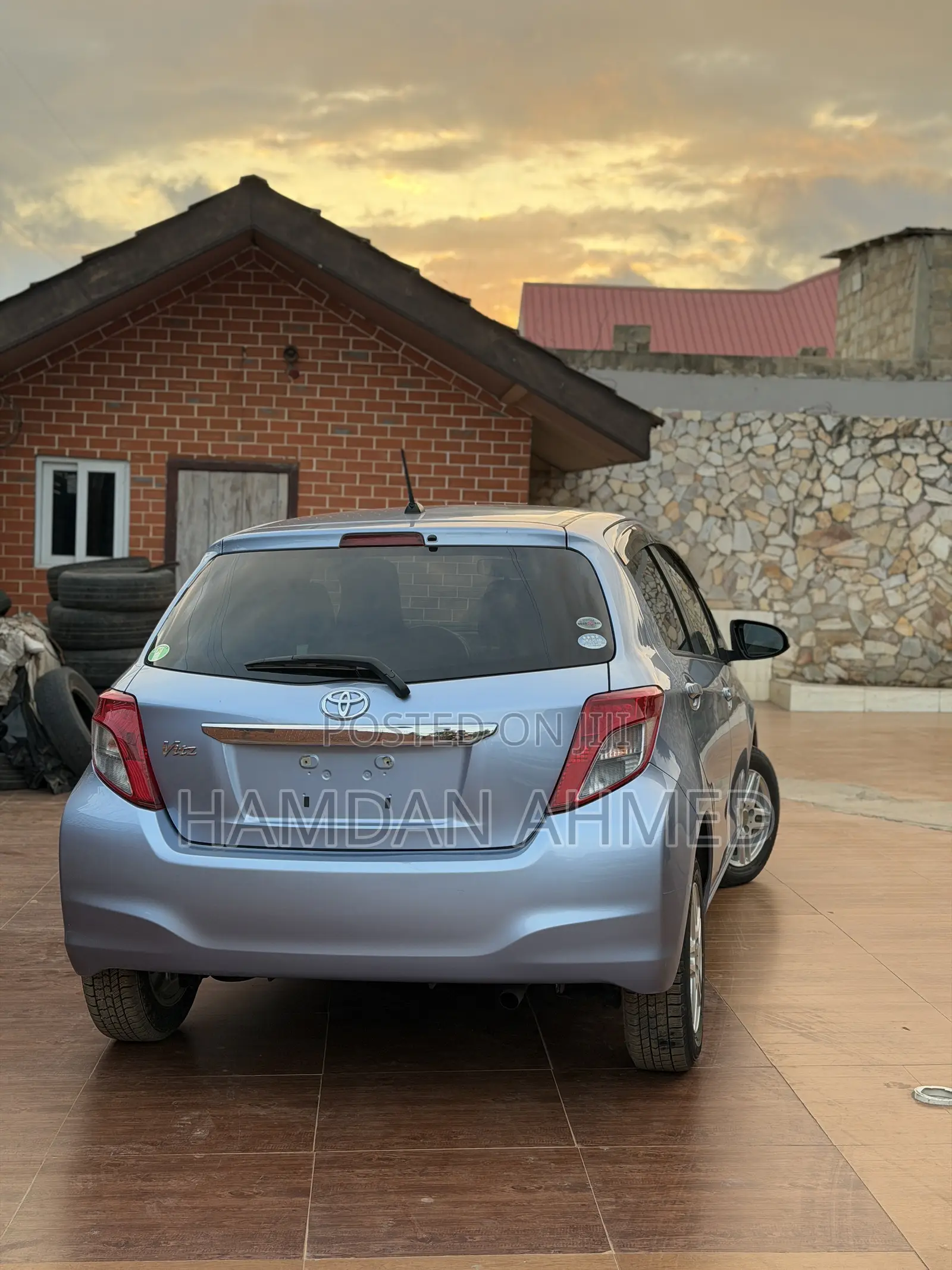 Toyota Vitz 1.3 FWD 5dr 2012 Blue